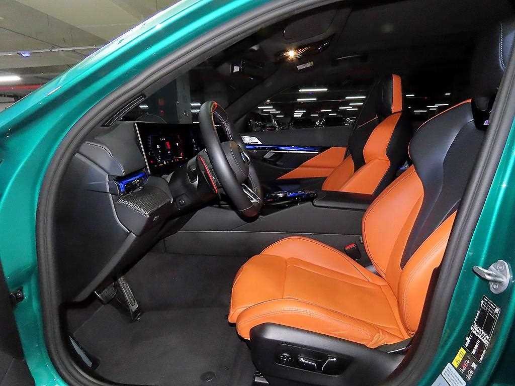 BMW 5시리즈 M5 7세대 4.4 투어링 이미지 6