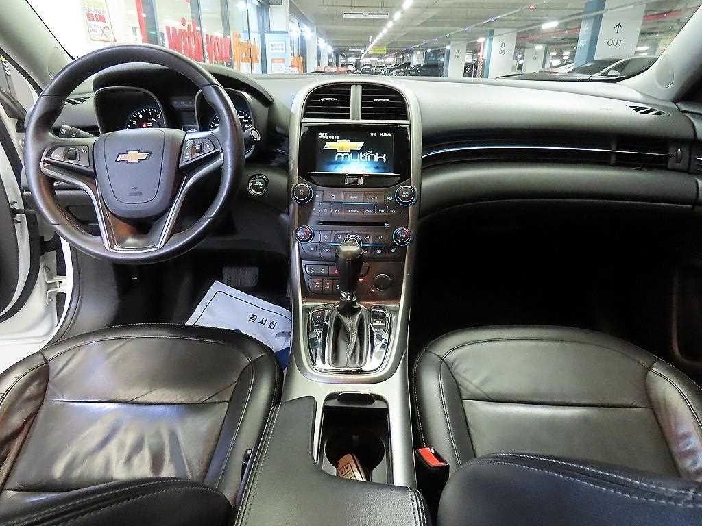 쉐보레 말리부 2.0 LTZ 디럭스 블랙휠 이미지 10