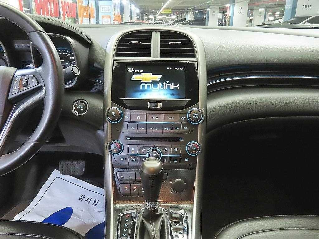 쉐보레 말리부 2.0 LTZ 디럭스 블랙휠 이미지 11