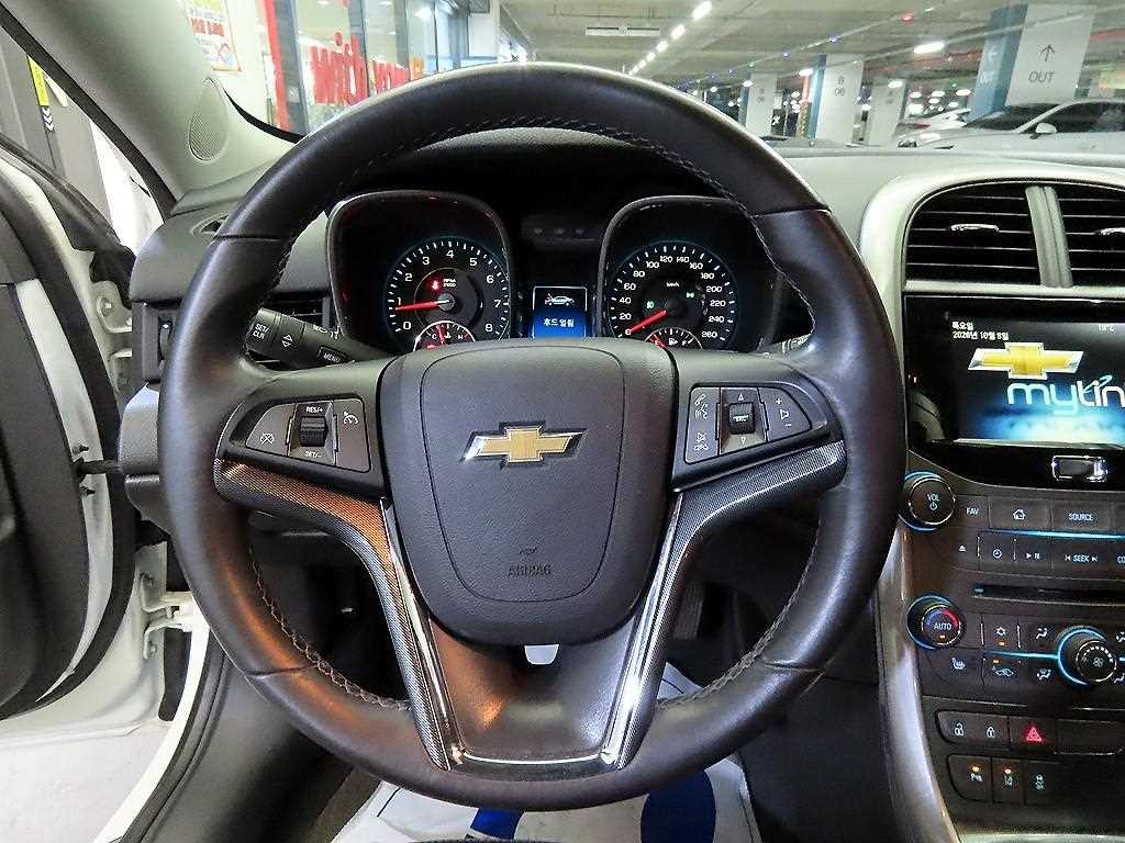 쉐보레 말리부 2.0 LTZ 디럭스 블랙휠 이미지 8