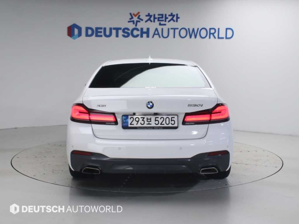 BMW 5시리즈 5시리즈 (G30) 530i xDrive M 스포츠 이미지 4