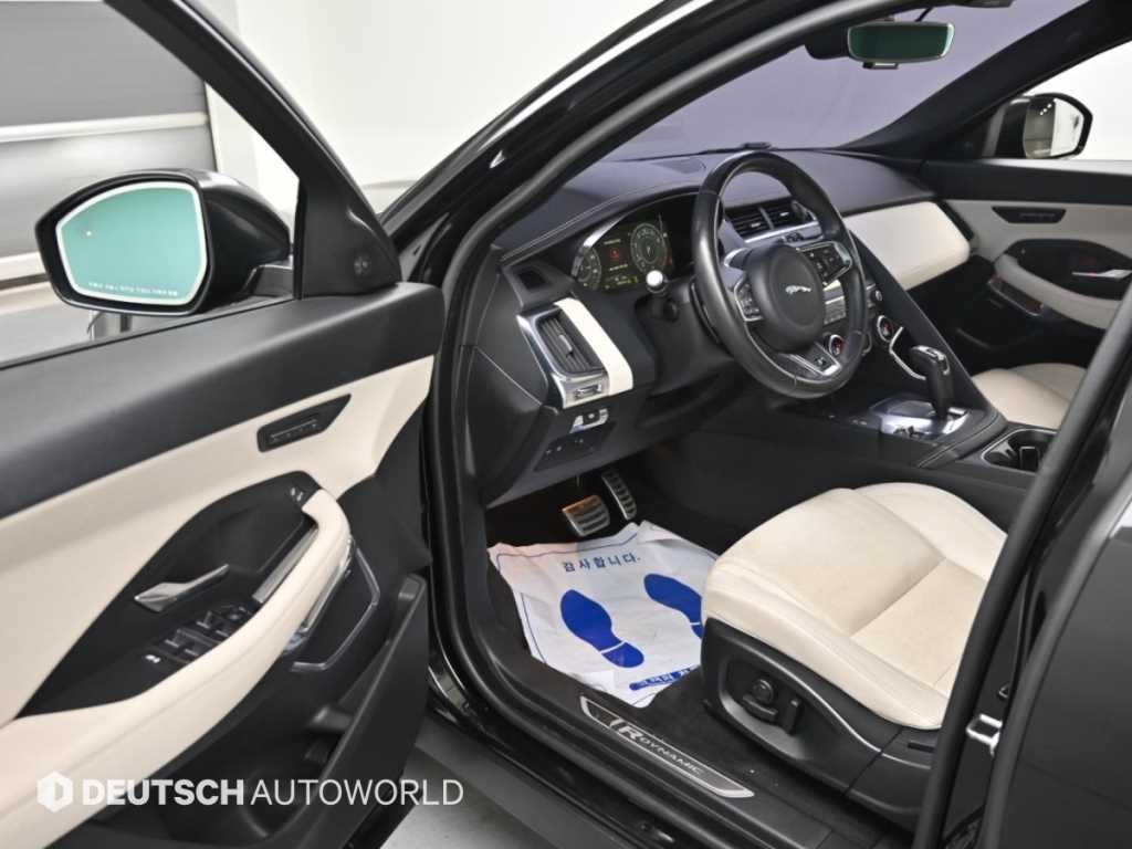재규어 E-PACE P250 R-다이나믹 SE 이미지 11