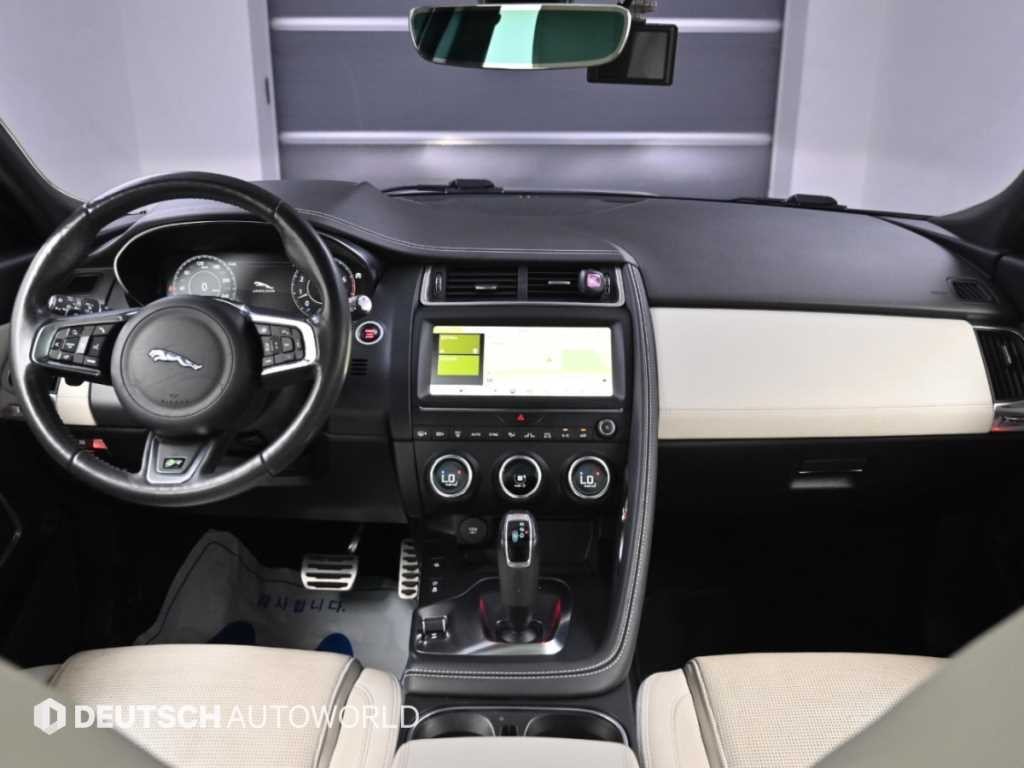 재규어 E-PACE P250 R-다이나믹 SE 이미지 7