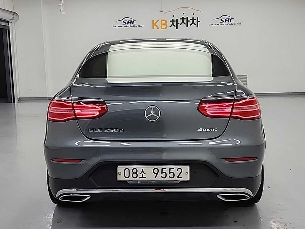 벤츠 GLC 클래스 GLC클래스 X253 GLC 250 d 4MATIC 쿠페 이미지 3