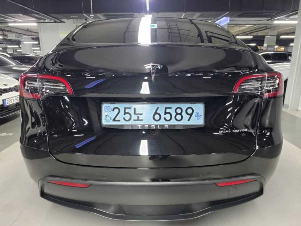 테슬라 모델 Y 롱 레인지 이미지 6