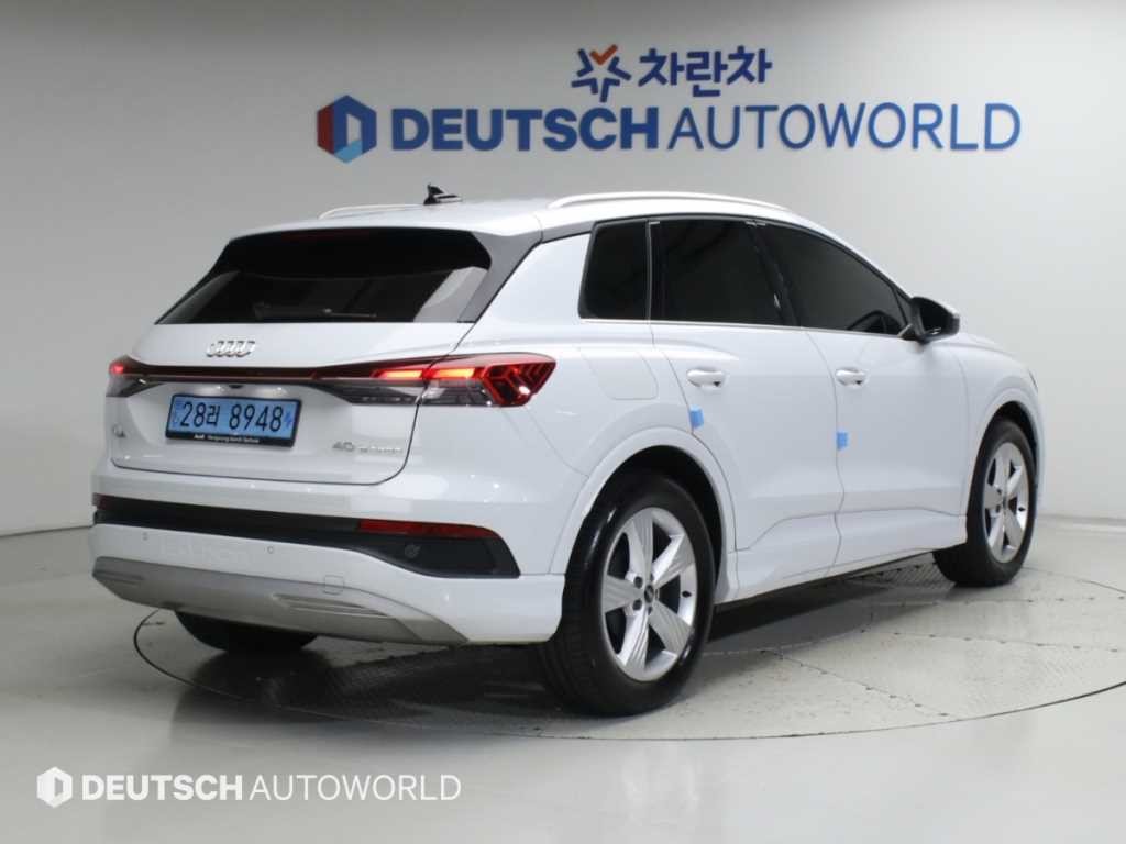 아우디 Q4 Q4 e-트론 40 이미지 2