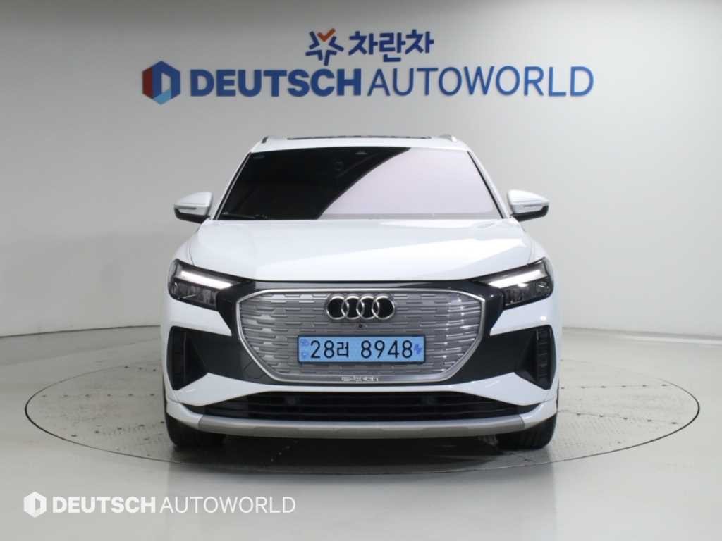 아우디 Q4 Q4 e-트론 40 이미지 3