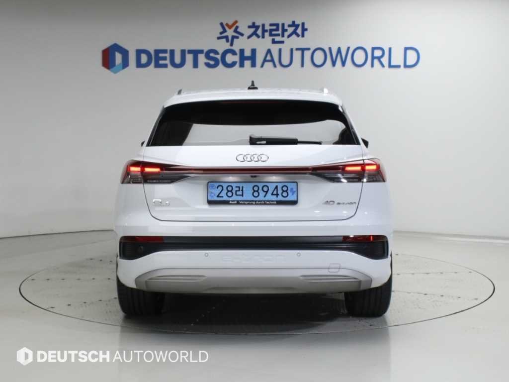 아우디 Q4 Q4 e-트론 40 이미지 4