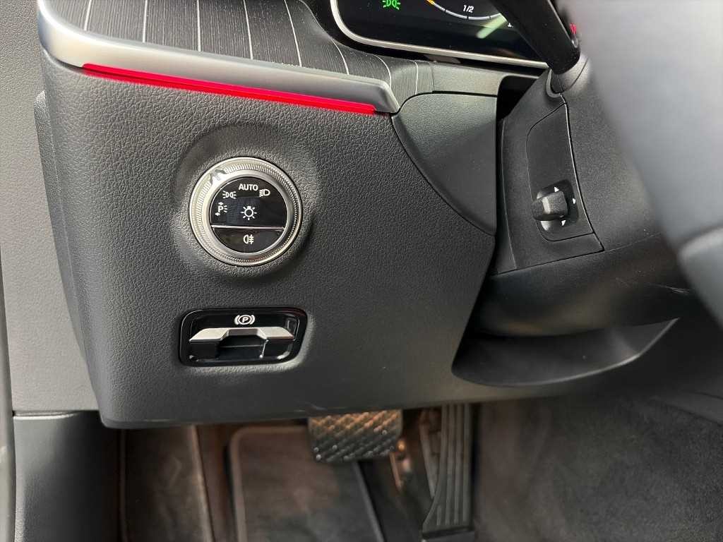 벤츠 C 클래스 C클래스 W206 C200 이미지 18