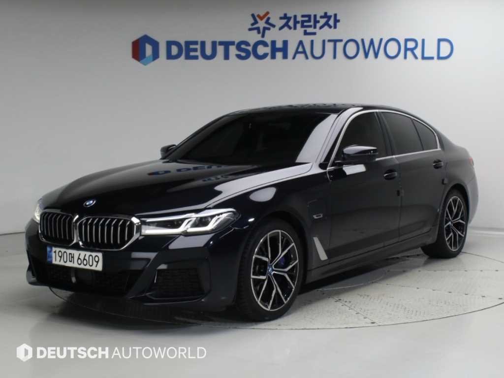 BMW 5시리즈 5시리즈 (G30) 530e M 스포츠 이미지 1