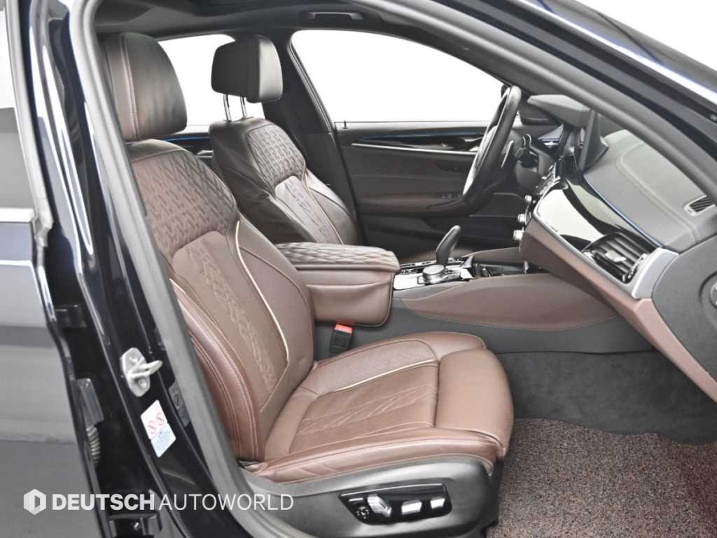 BMW 5시리즈 5시리즈 (G30) 530e M 스포츠 이미지 10
