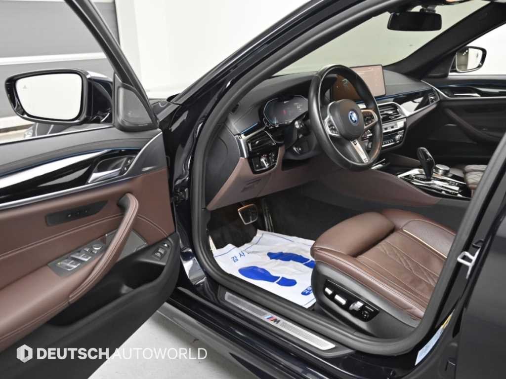 BMW 5시리즈 5시리즈 (G30) 530e M 스포츠 이미지 11