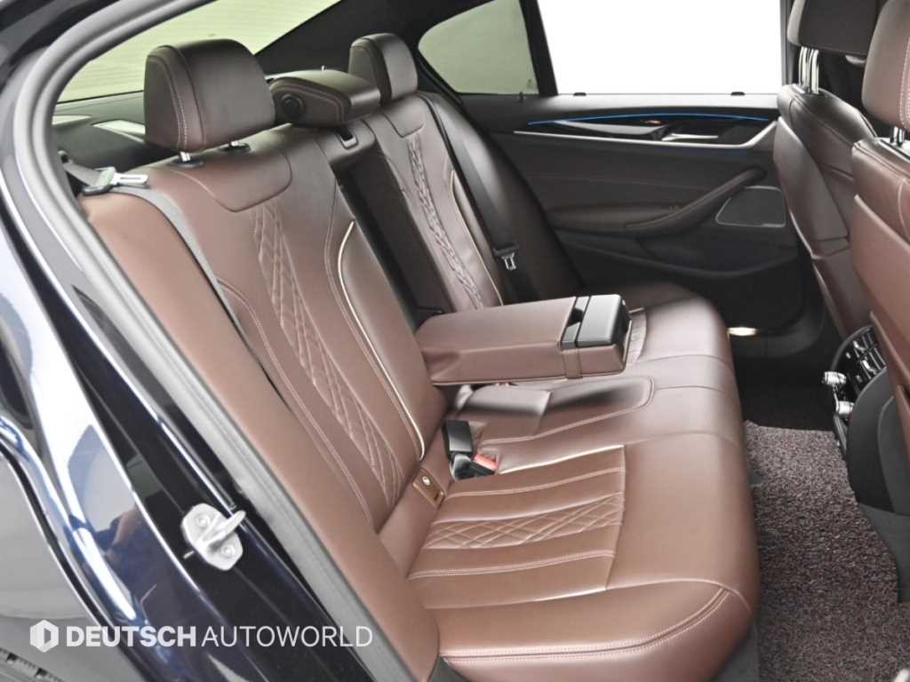 BMW 5시리즈 5시리즈 (G30) 530e M 스포츠 이미지 12