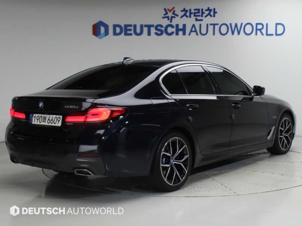 BMW 5시리즈 5시리즈 (G30) 530e M 스포츠 이미지 2
