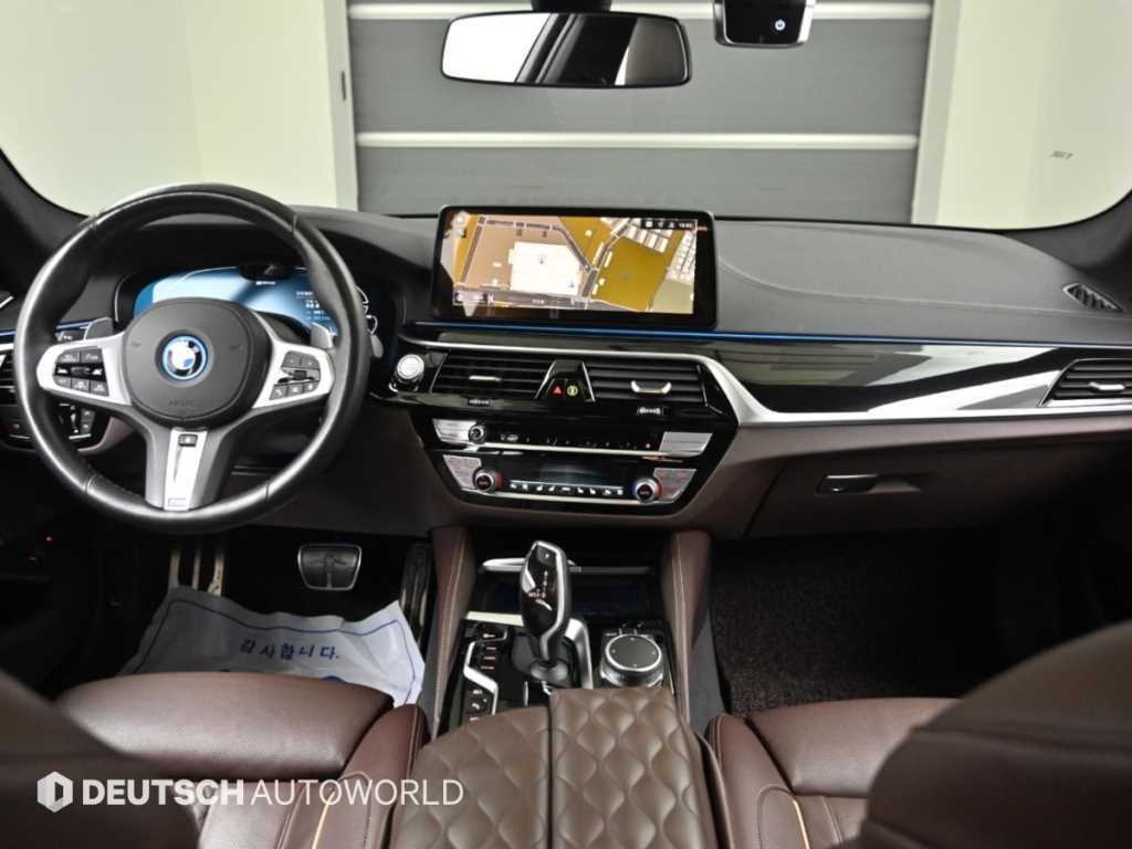 BMW 5시리즈 5시리즈 (G30) 530e M 스포츠 이미지 7