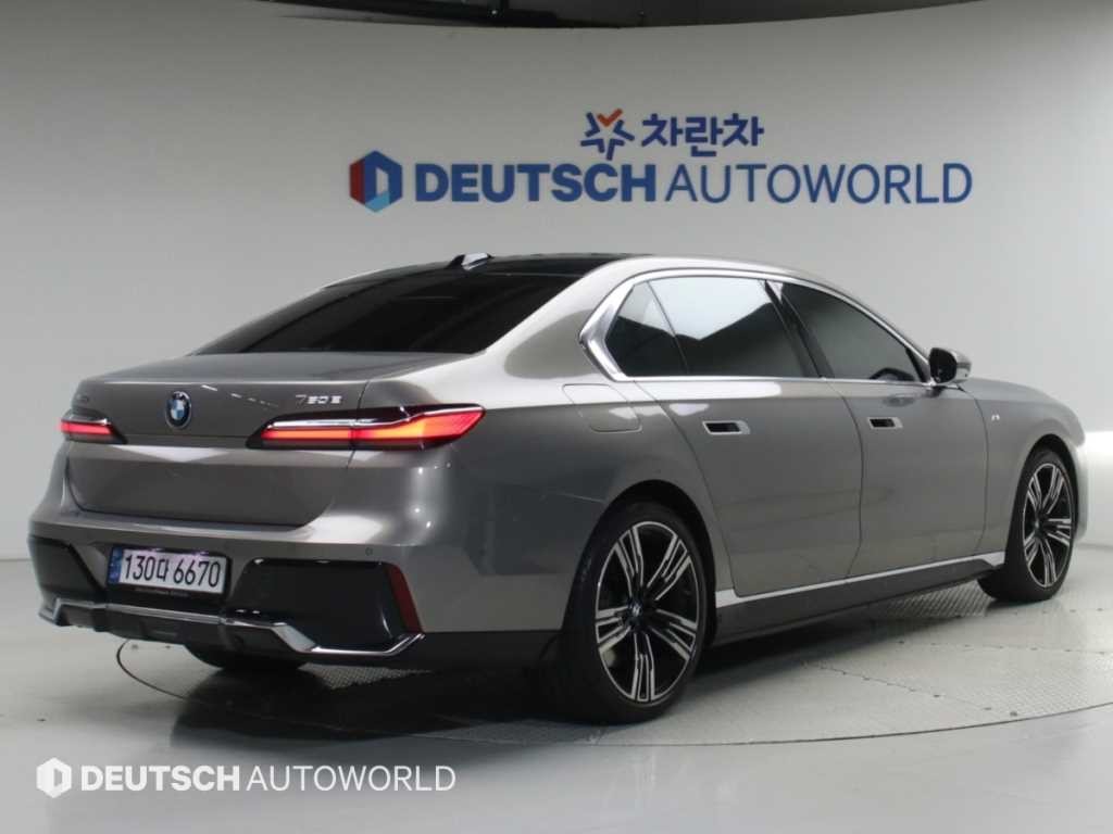 BMW 7시리즈 7시리즈 (G70) 750e xDrive M 스포츠 이미지 2