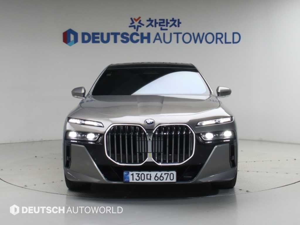 BMW 7시리즈 7시리즈 (G70) 750e xDrive M 스포츠 이미지 3