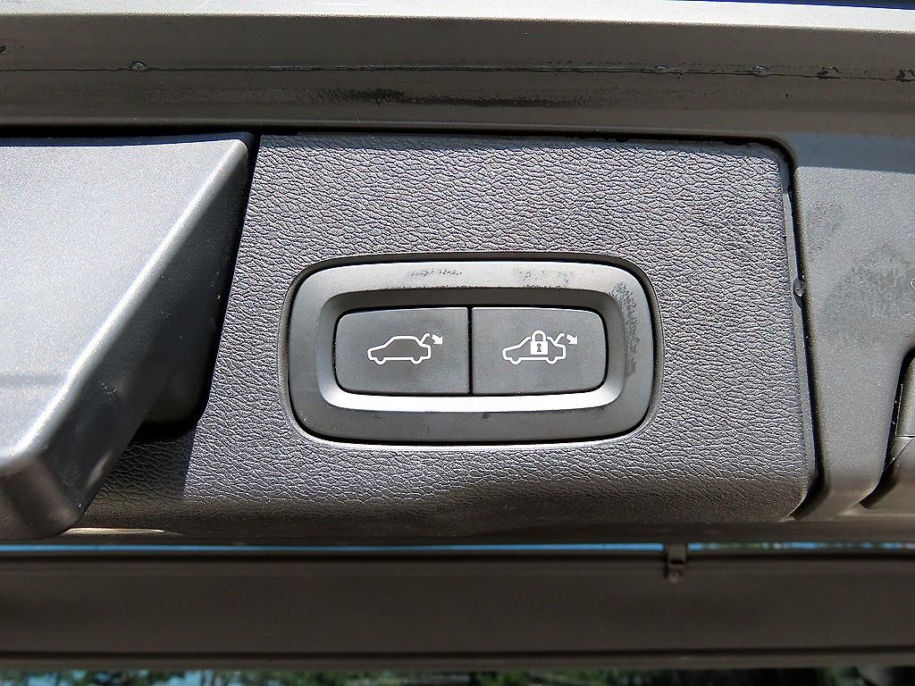 볼보 XC60 XC60(2세대) D4 AWD 인스크립션 이미지 16