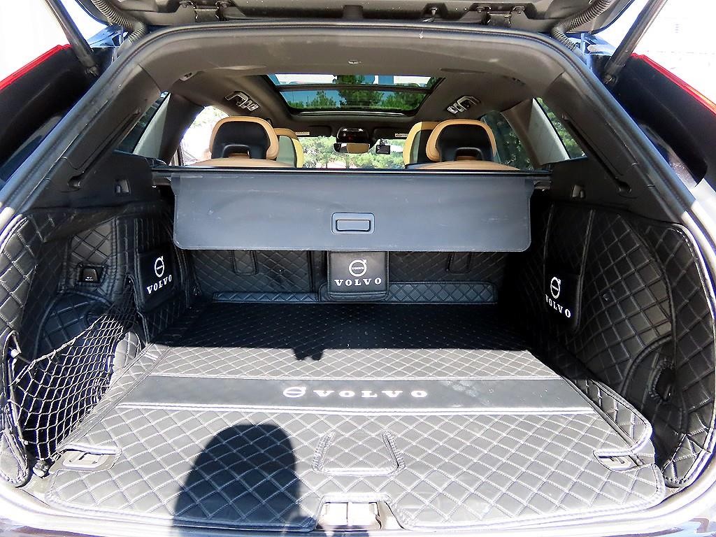 볼보 XC60 XC60(2세대) D4 AWD 인스크립션 이미지 18