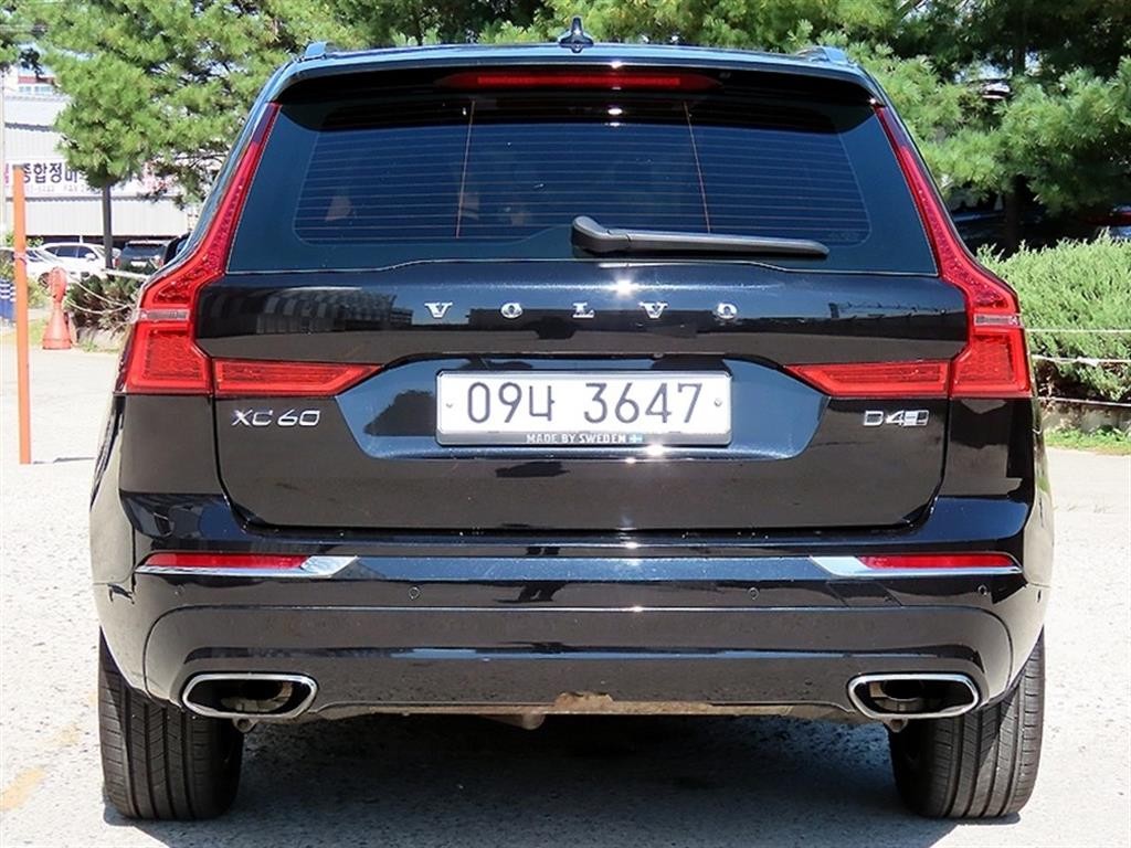 볼보 XC60 XC60(2세대) D4 AWD 인스크립션 이미지 4