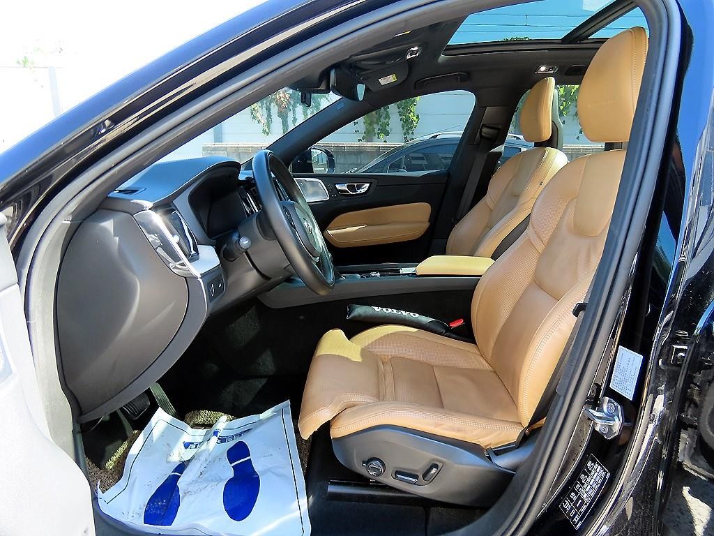 볼보 XC60 XC60(2세대) D4 AWD 인스크립션 이미지 5
