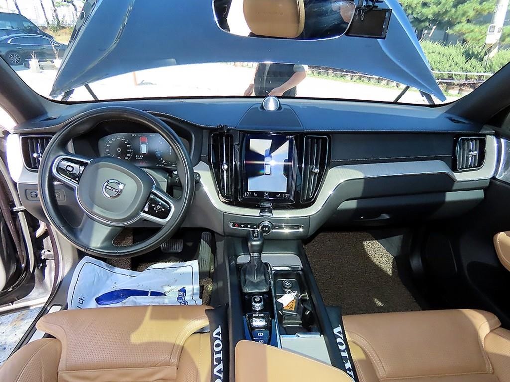 볼보 XC60 XC60(2세대) D4 AWD 인스크립션 이미지 7