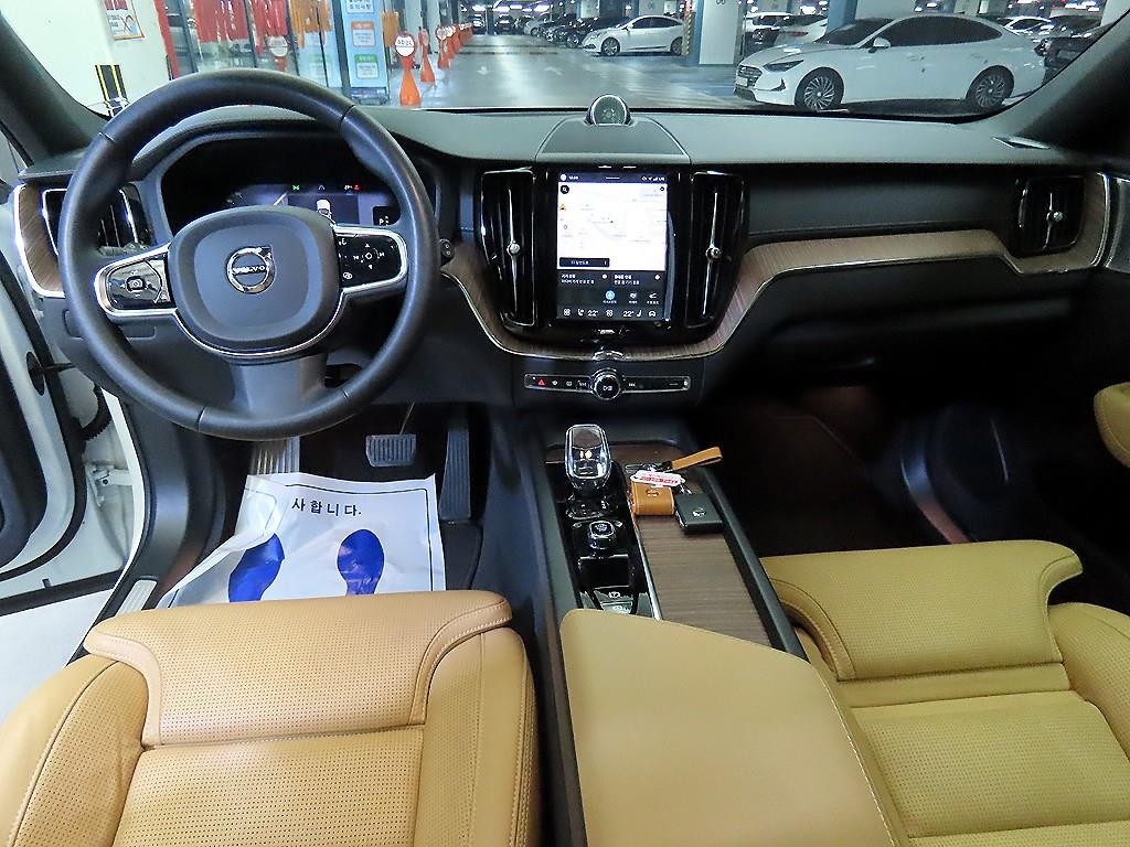 볼보 XC60 XC60(2세대) B5 AWD 얼티메이트 브라이트 이미지 10