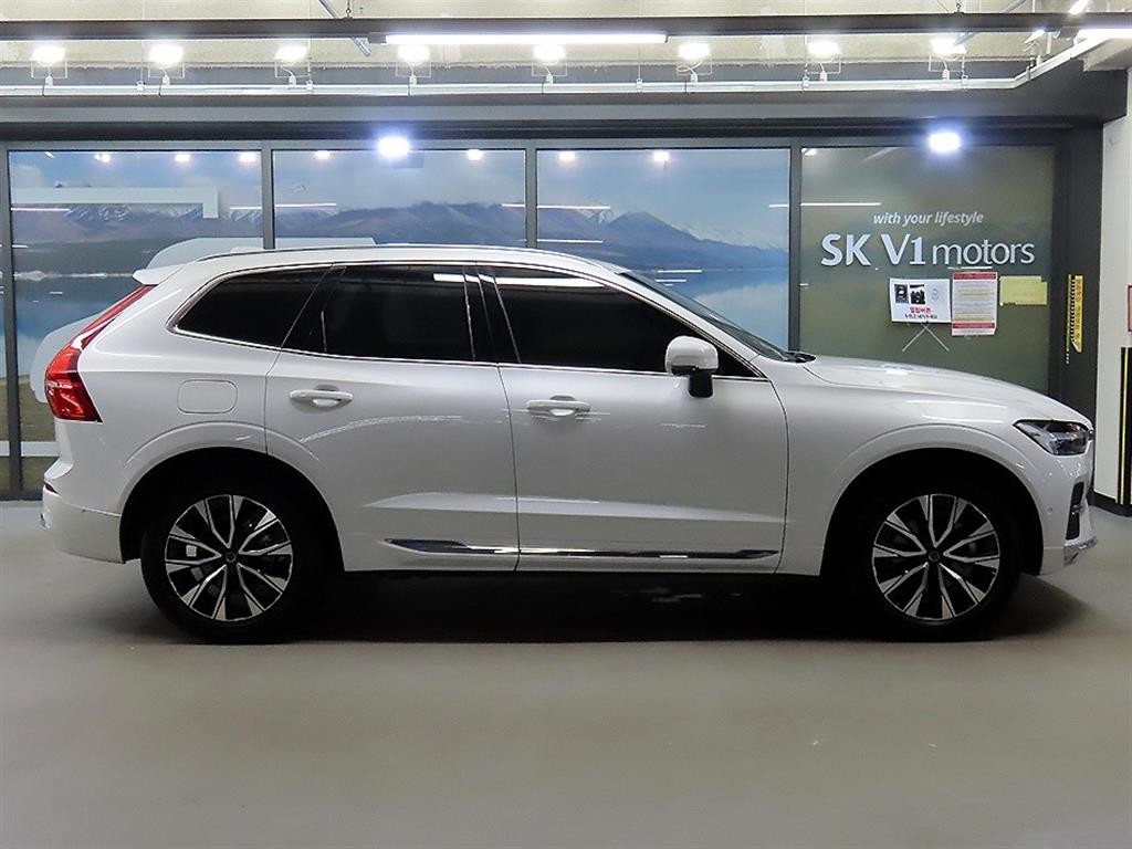 볼보 XC60 XC60(2세대) B5 AWD 얼티메이트 브라이트 이미지 3