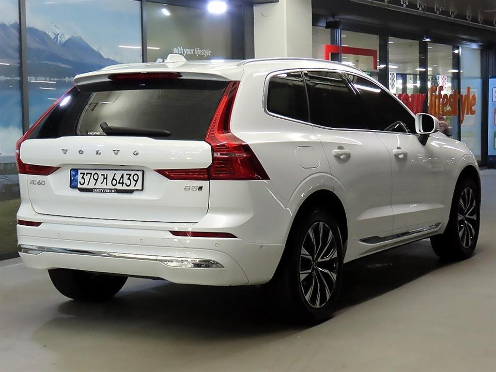 볼보 XC60 XC60(2세대) B5 AWD 얼티메이트 브라이트 이미지 4