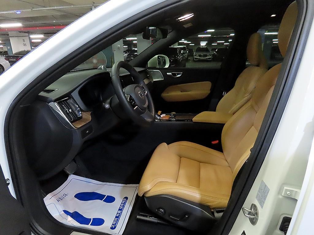볼보 XC60 XC60(2세대) B5 AWD 얼티메이트 브라이트 이미지 6