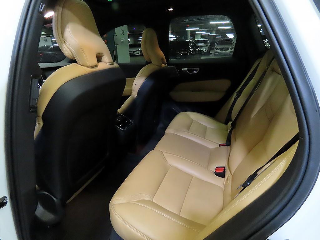 볼보 XC60 XC60(2세대) B5 AWD 얼티메이트 브라이트 이미지 7