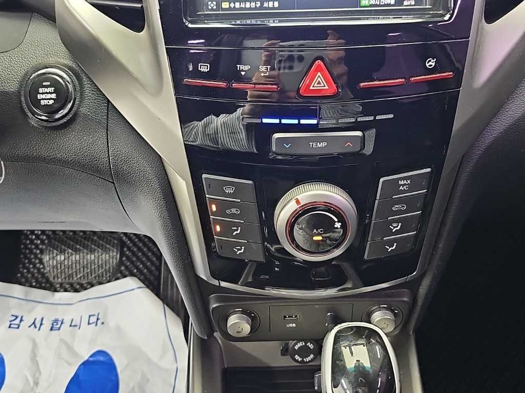 KG모빌리티(쌍용) 티볼리 디젤 2WD 1.6 LX 이미지 10