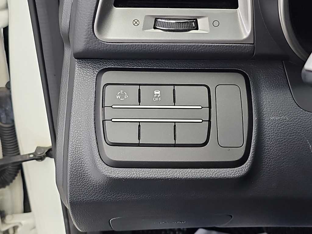 KG모빌리티(쌍용) 티볼리 디젤 2WD 1.6 LX 이미지 17
