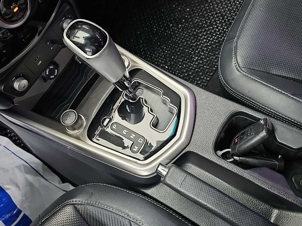 KG모빌리티(쌍용) 티볼리 디젤 2WD 1.6 LX 이미지 8