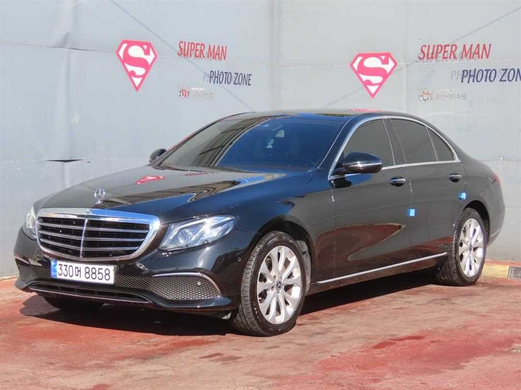 벤츠 E 클래스 E-클래스 W213 E220d 4MATIC 익스클루시브 이미지 1