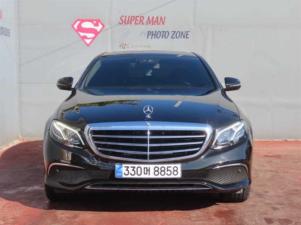 벤츠 E 클래스 E-클래스 W213 E220d 4MATIC 익스클루시브 이미지 2