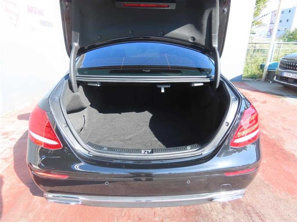 벤츠 E 클래스 E-클래스 W213 E220d 4MATIC 익스클루시브 이미지 5
