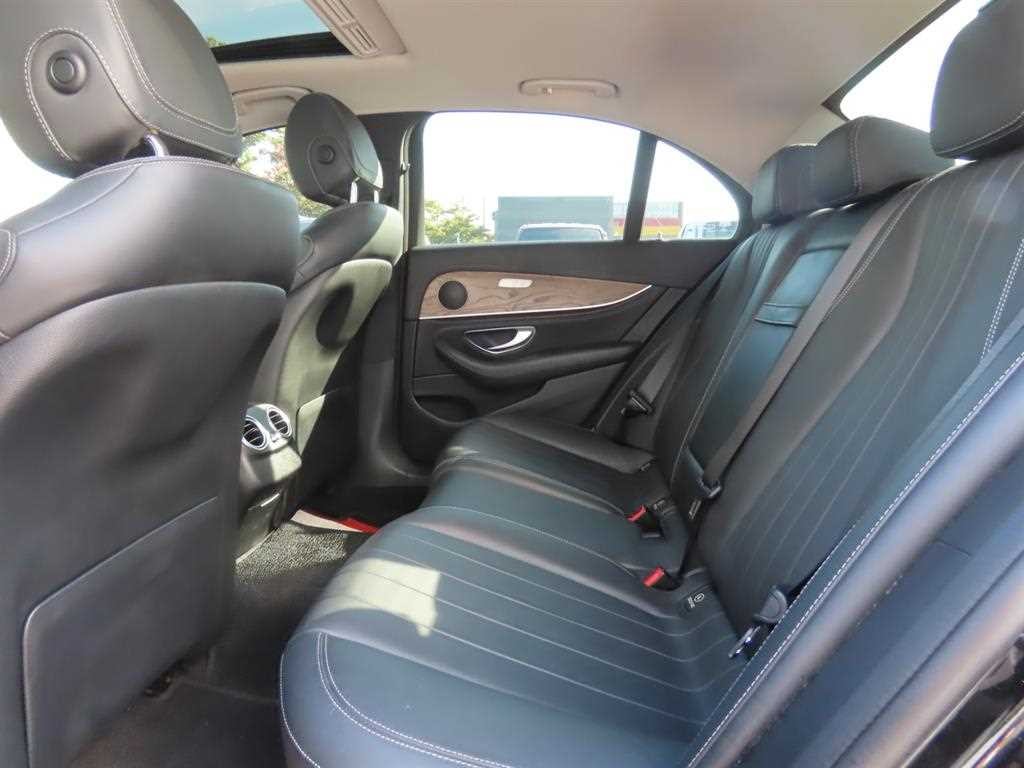벤츠 E 클래스 E-클래스 W213 E220d 4MATIC 익스클루시브 이미지 8