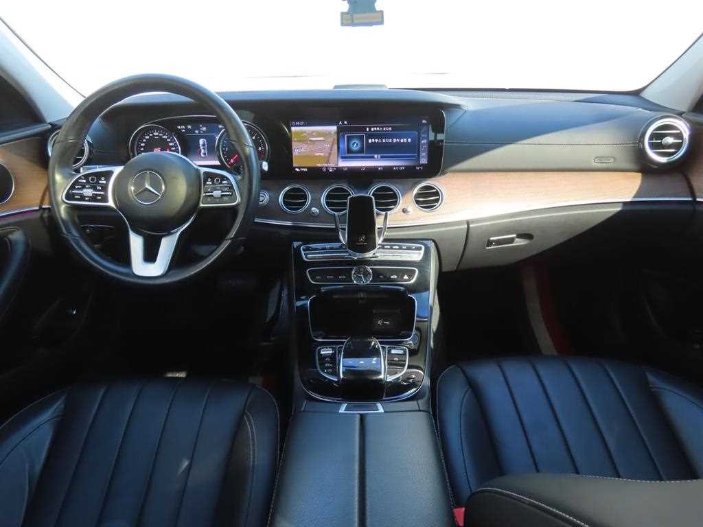 벤츠 E 클래스 E-클래스 W213 E220d 4MATIC 익스클루시브 이미지 9