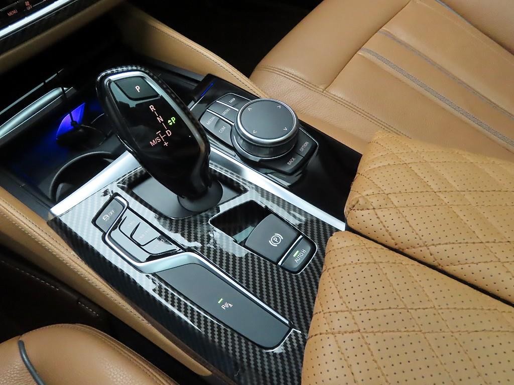 BMW 5시리즈 5시리즈 (G30) 520d 럭셔리 스페셜 에디션 이미지 11