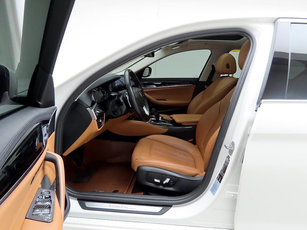 BMW 5시리즈 5시리즈 (G30) 520d 럭셔리 스페셜 에디션 이미지 12
