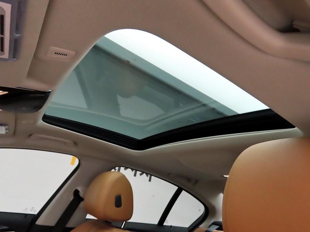 BMW 5시리즈 5시리즈 (G30) 520d 럭셔리 스페셜 에디션 이미지 16