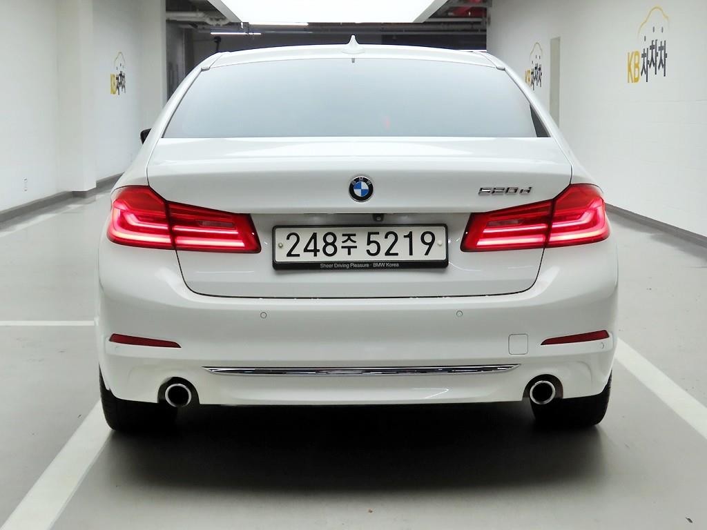 BMW 5시리즈 5시리즈 (G30) 520d 럭셔리 스페셜 에디션 이미지 3