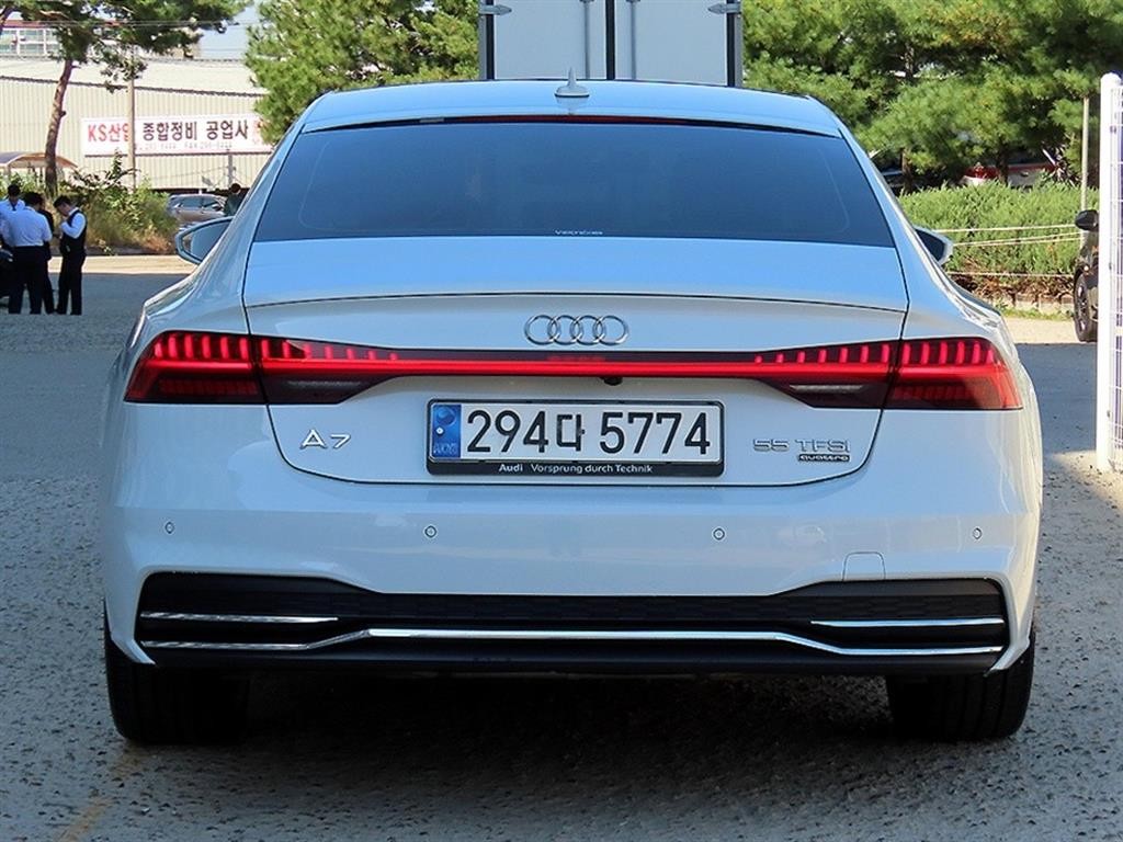 아우디 A7 A7 (4K) 55 TFSI 콰트로 프리미엄 이미지 4