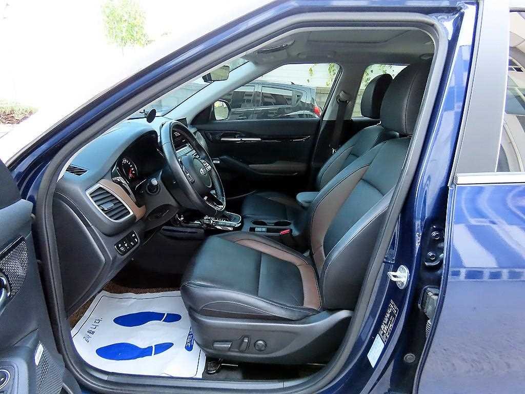 기아 셀토스 가솔린 1.6 터보 4WD 시그니처 이미지 5