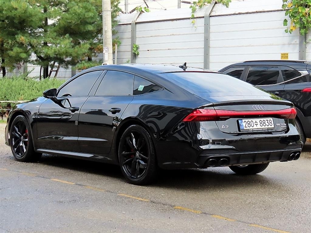 아우디 A7 A7 (4K) 55 TFSI 콰트로 프리미엄 이미지 3