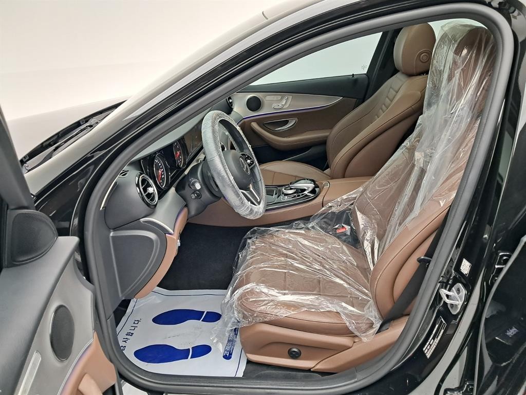 벤츠 E 클래스 E-클래스 W213 E300 아방가르드 이미지 11