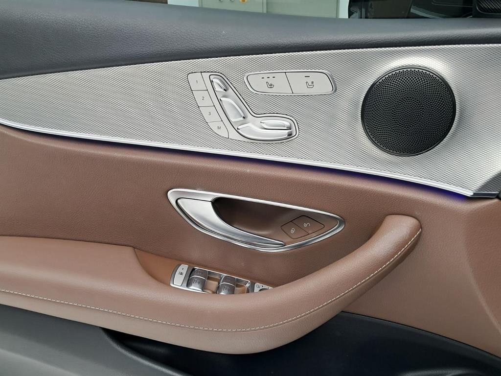 벤츠 E 클래스 E-클래스 W213 E300 아방가르드 이미지 13