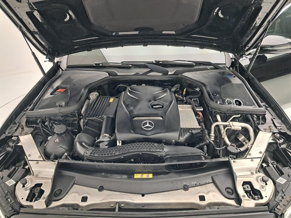 벤츠 E 클래스 E-클래스 W213 E300 아방가르드 이미지 19