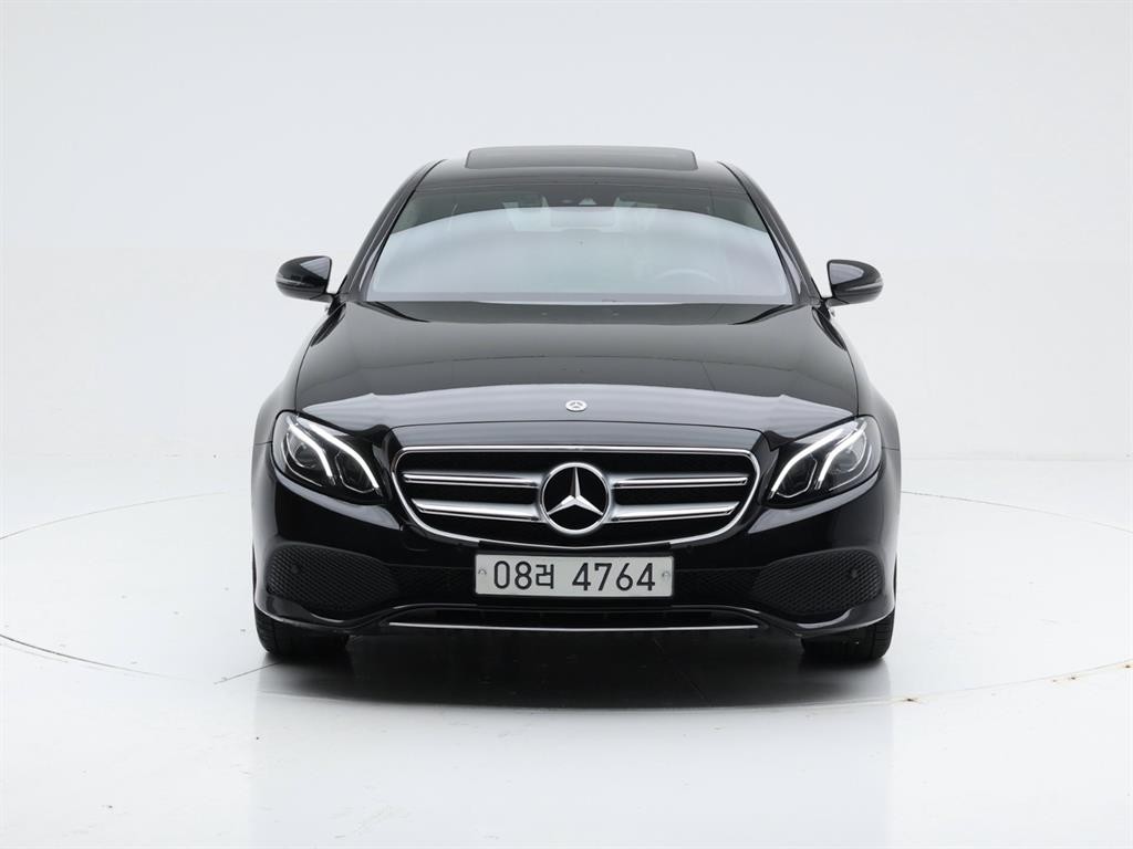 벤츠 E 클래스 E-클래스 W213 E300 아방가르드 이미지 2